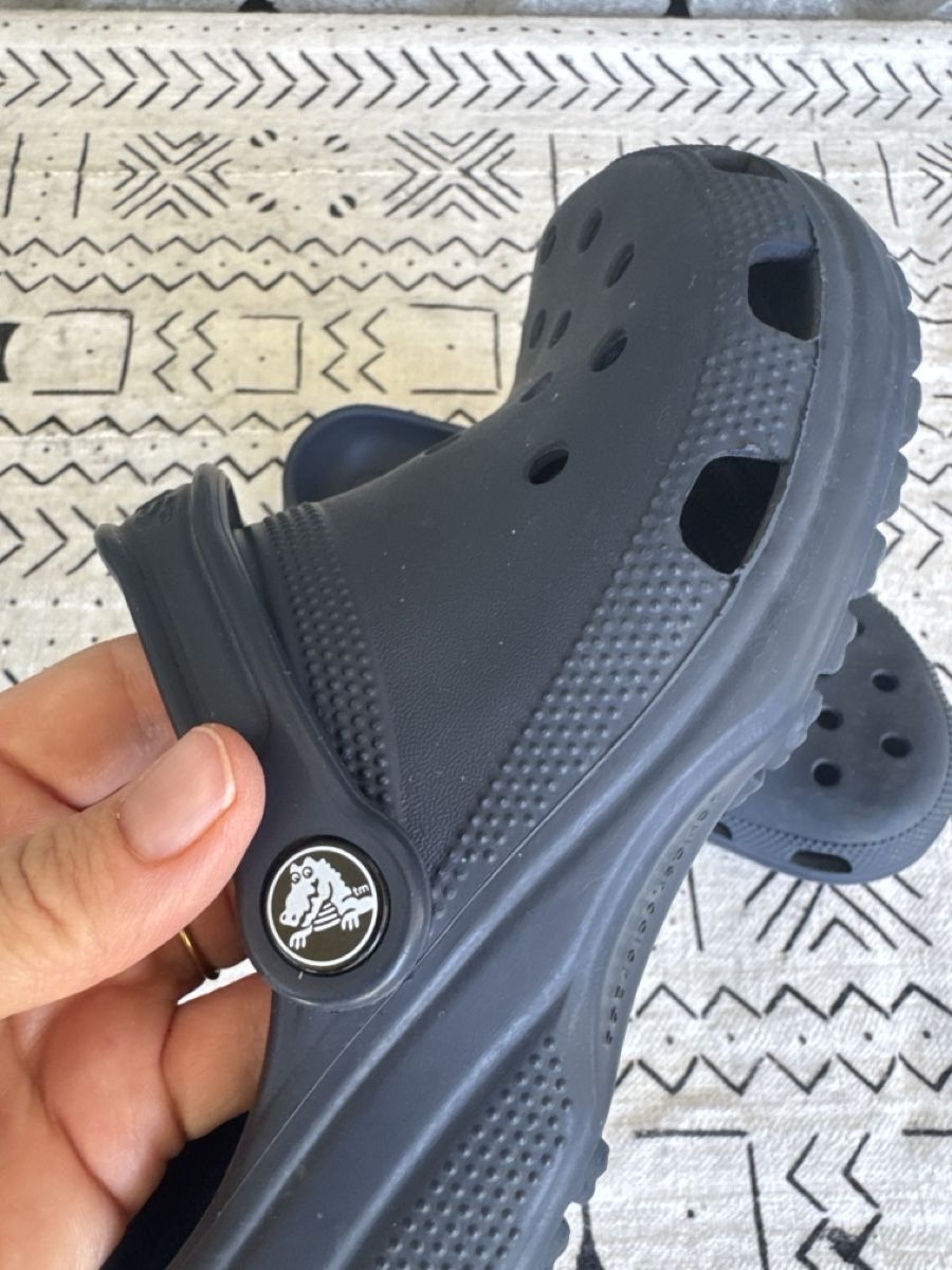 Crocs Chaussures hommes: Crocs Clogs dunkelblau Gr. 36/37 – D'occasion à Zürich par koraia 3