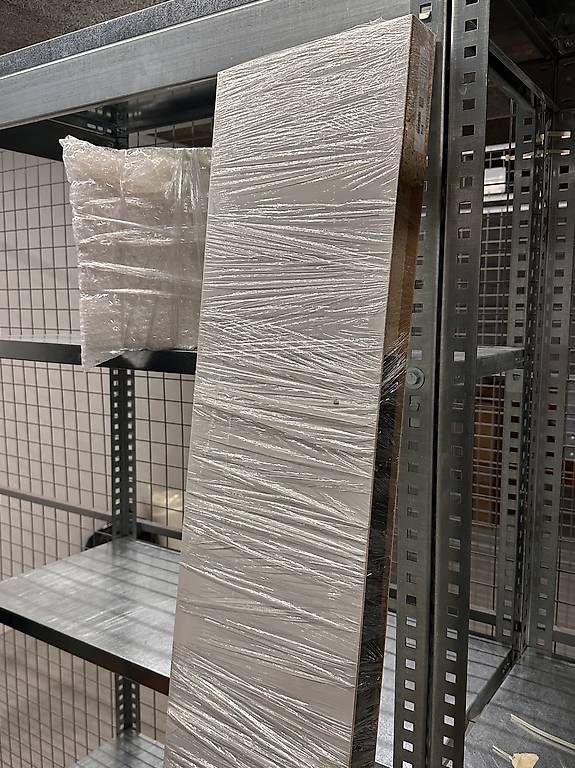 Étagères: Wandtablare IKEA 190cm & 30cm – D'occasion à Entlebuch par Schoi1 1
