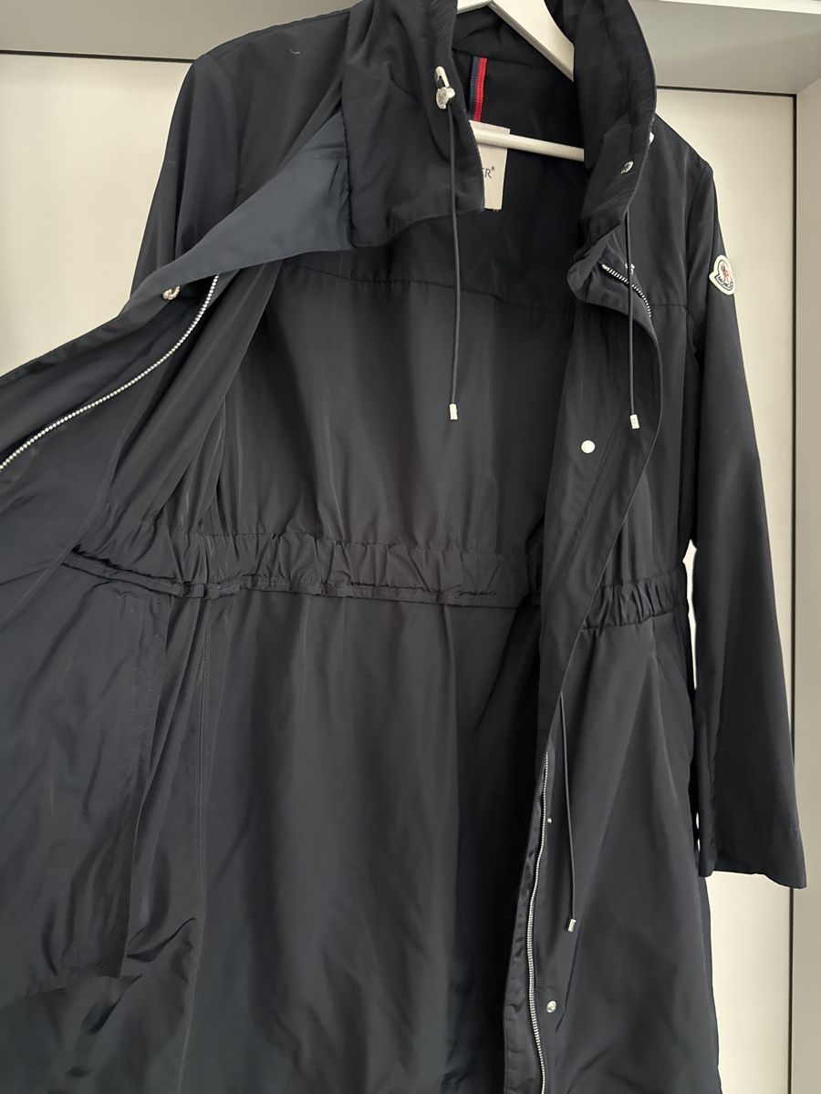 Moncler Giacche: Moncler leichte Damenjacke – Usato da Ulisbach venduto da Schoggikugel 3