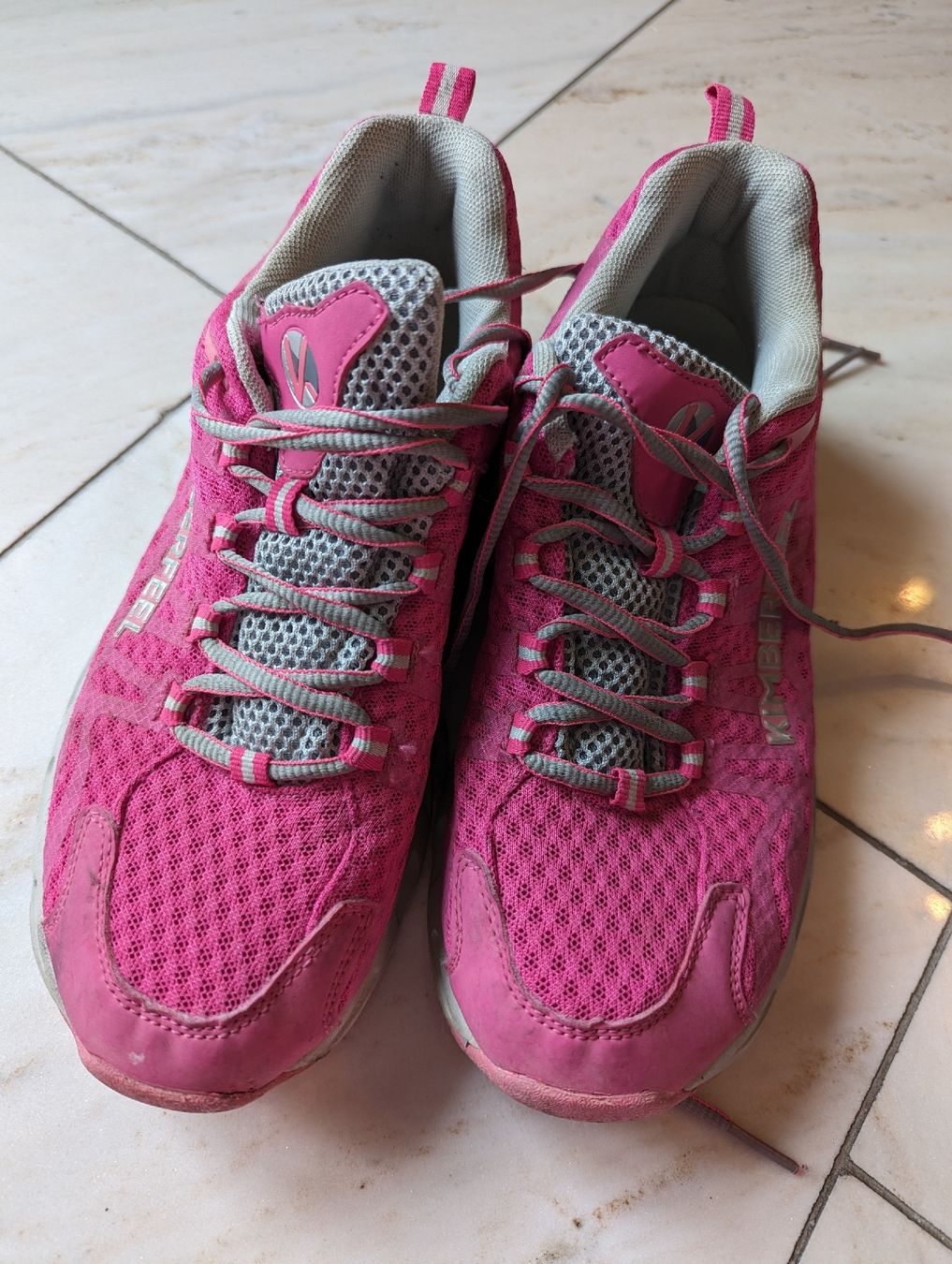 Chaussures femmes: Pinke Sneaker Kimberfeel Grösse 40 – D'occasion à Neuheim par sh0_gbz7