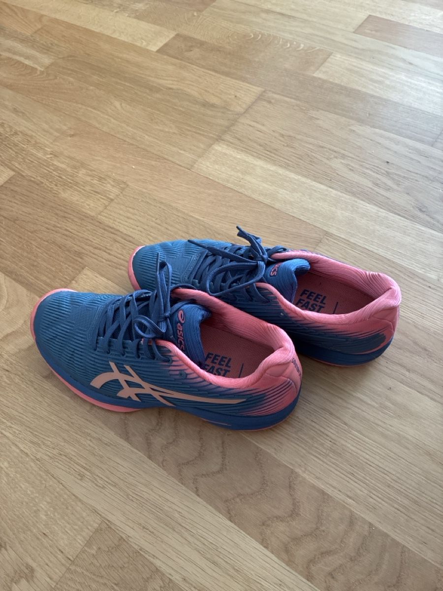Asics Scarpe da donna: ASICS Solution Speed FF Grösse 39,5 – Usato da Zürich venduto da banane70 3