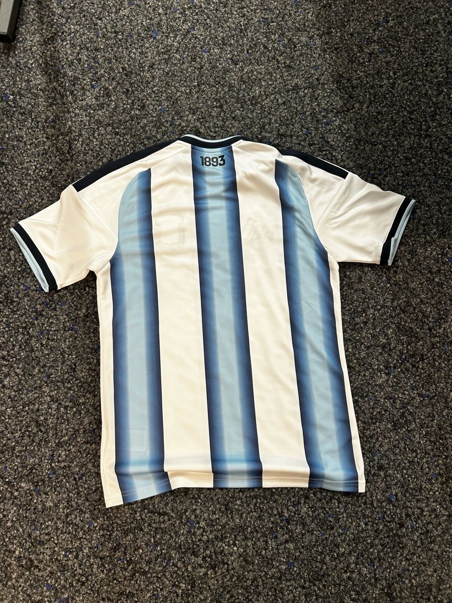 Adidas Maillots de corps & Pantalons: Orginales Argentinien Trikot Wm 2026 – Neuf avec emballage d'origine à Chur par sim_5jfc 1