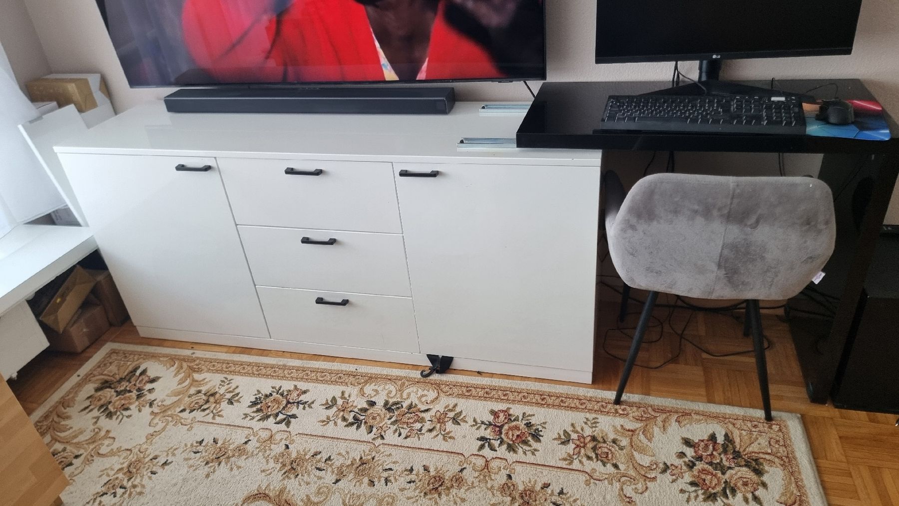 TV Möbel: TV-Lowboard mit ausziehbarem Element ab 1chf – Gebraucht aus Dietikon von Mossg