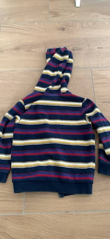 Pullover & Sweatshirts: Jumper – Gebraucht aus Basel von Frani010 1