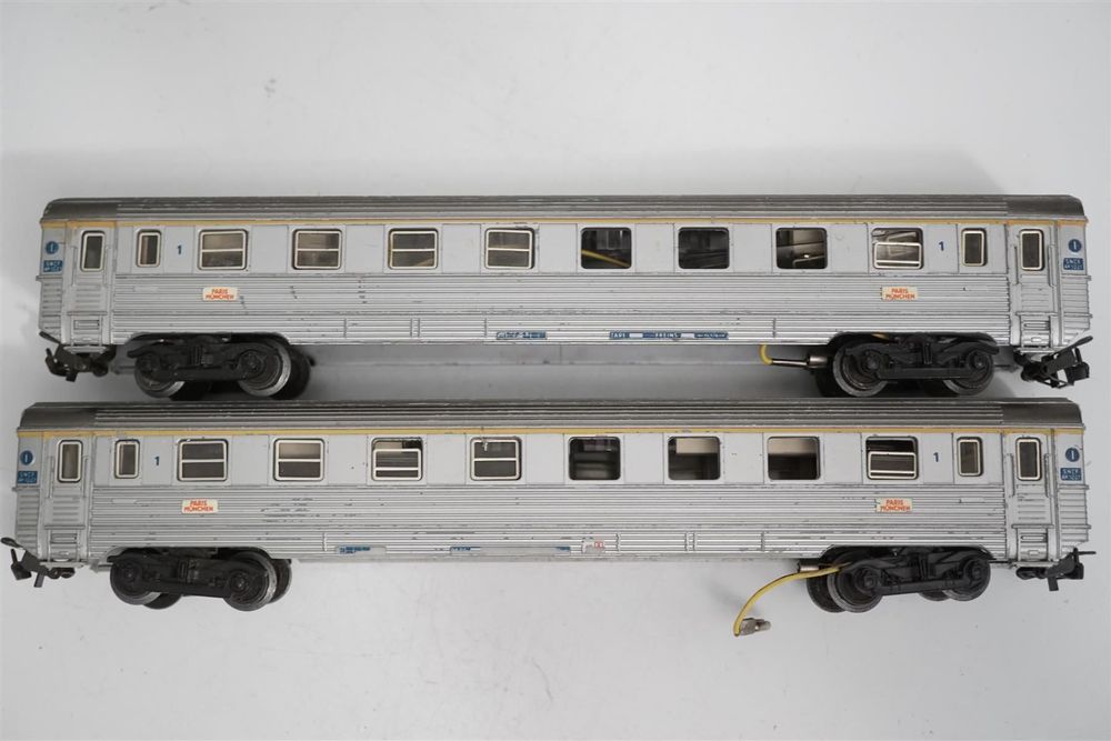 Voiture Voyageur SNCF 1ère Classe INOX Märklin HO N°4050 - Train Rapide, époque 3