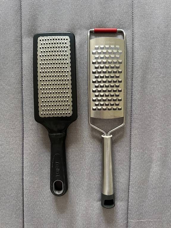 Elettrodomestici da cucina: 2 x graters – Usato da Zürich venduto da mei_wvq7