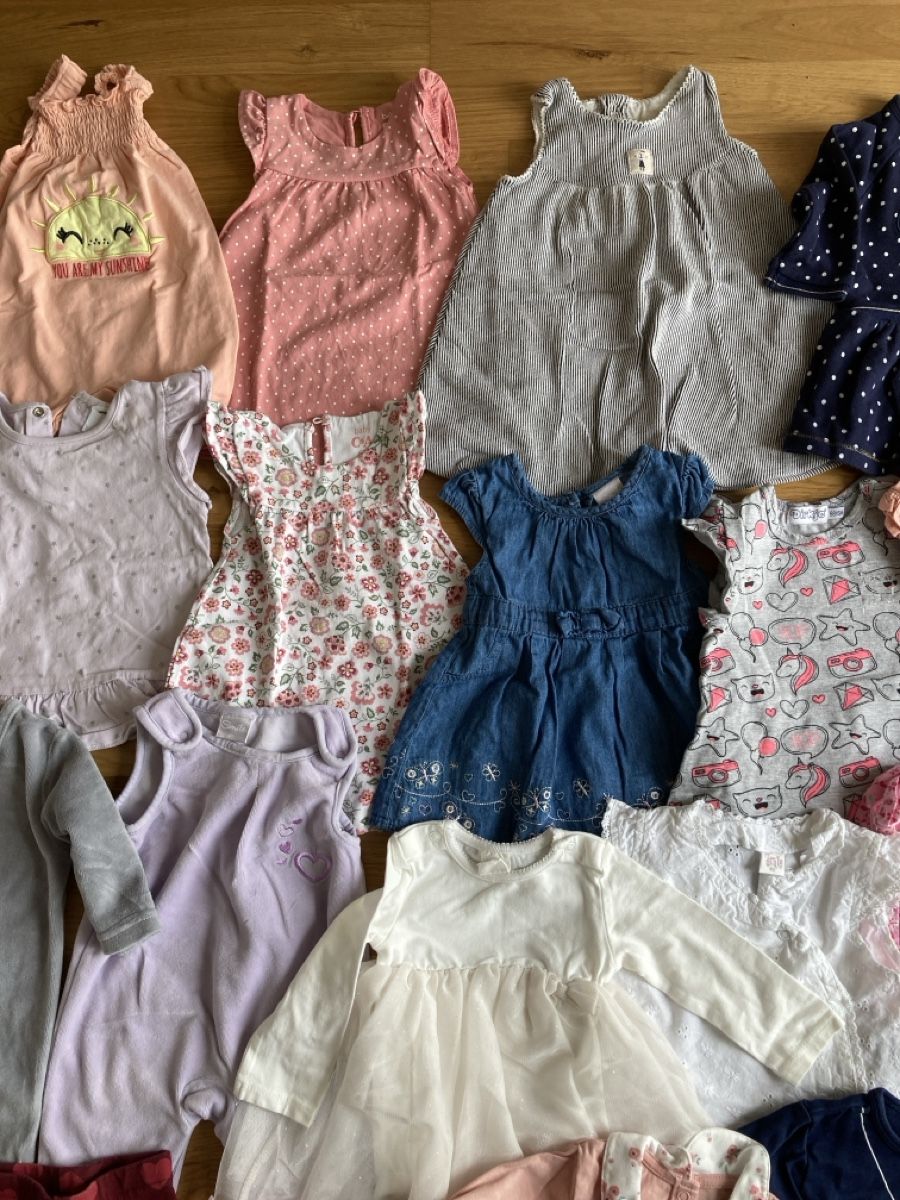 Lotti & Set di vestiti: Mädchen Kleiderpaket 62/68 – Usato da Staad SG venduto da gab_7dr9 4