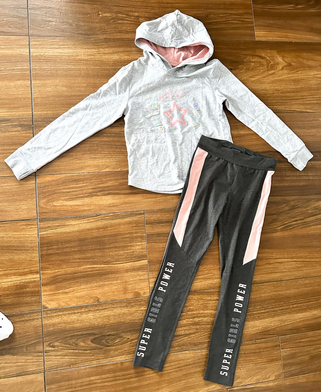 Lotti & Set di vestiti: Kleiderpaket Mädchen  28 Teile Gr. 146-152 – Usato da Hombrechtikon venduto da MalgorzataJ 4