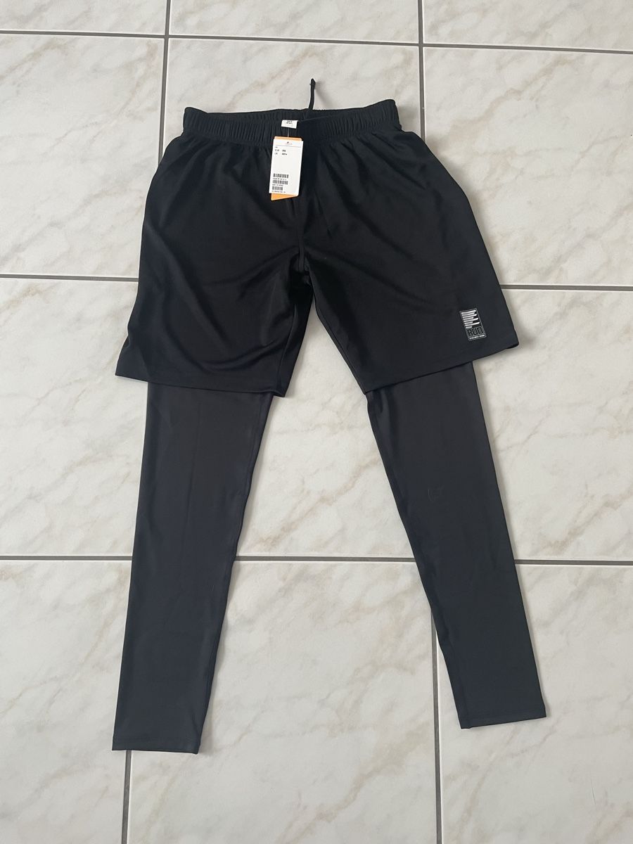 H&M Pantaloni: Trainerhose H&M – Nuovo e nell'imballaggio originale da Amriswil venduto da einkaufverkauf 1