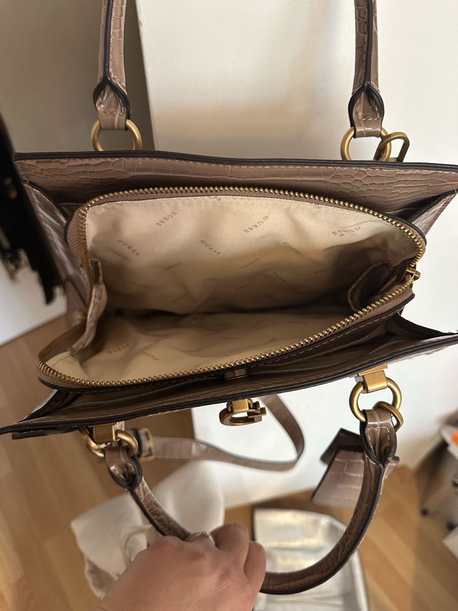 Guess Sacs femmes: Guess Tasche  – Neuf (Voir description) à St. Gallen par Kosa97 2