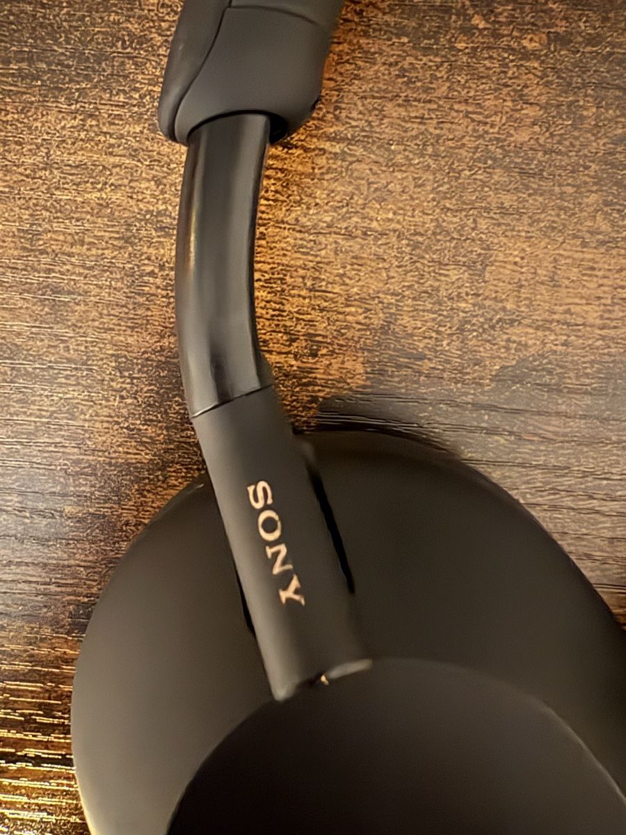 Sony Cuffie: Sony WH-XM5 Noise Cancelling Kopfhörer – Usato da Zürich venduto da viv_ksl9 2