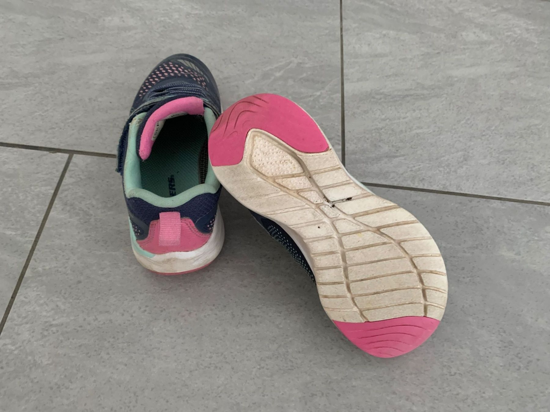 Skechers Scarpe per ragazzi: Skechers / Sneaker - Grösse 28 – Usato da Bülach venduto da Loredana13 3
