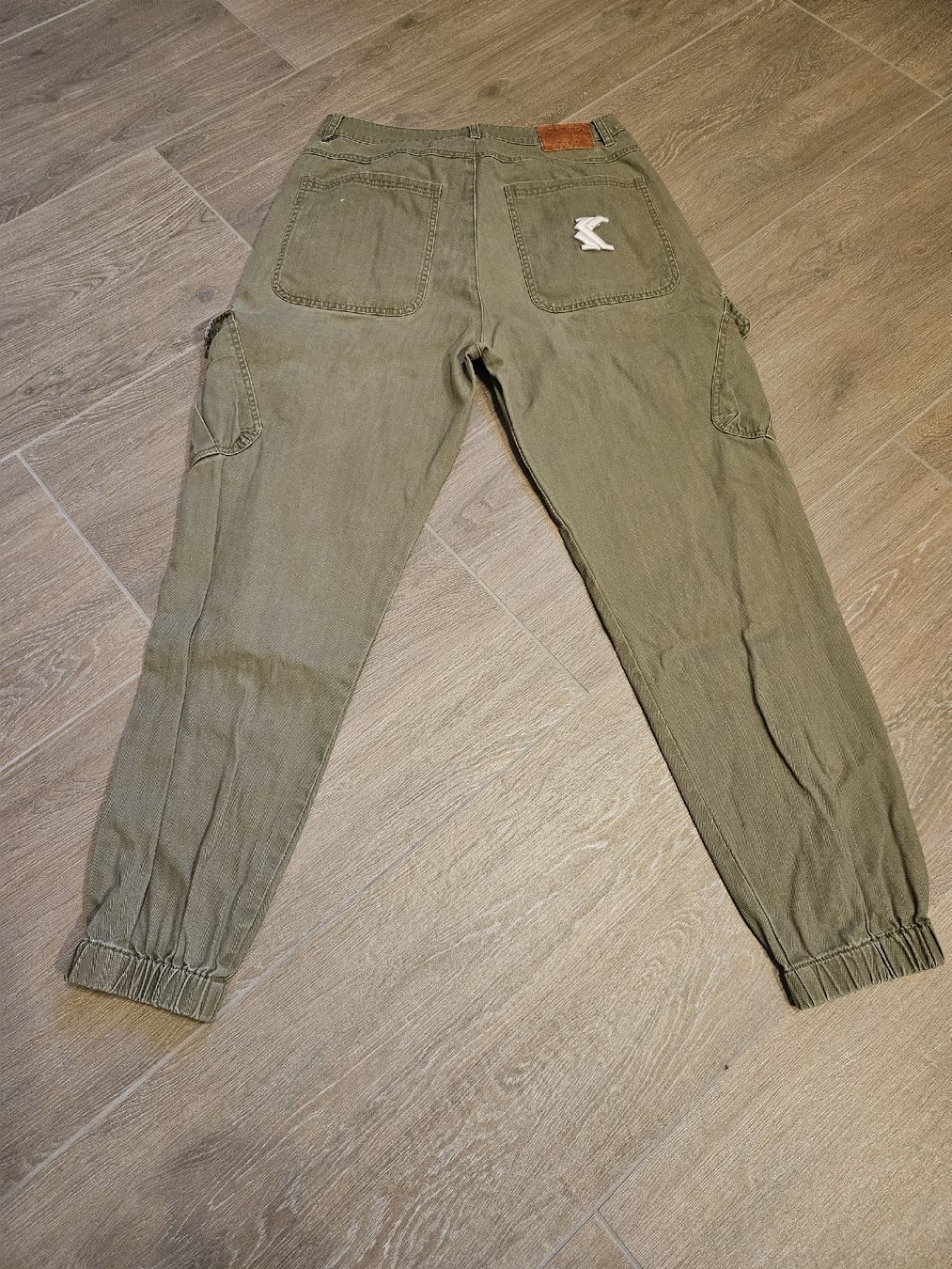 Pantaloni: Pantalon cargo KARL KANI – Usato da Arveyes venduto da sape.online 1