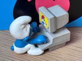 Schlumpf mit Computer