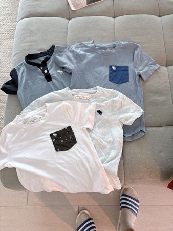 4 T-Shirts Abercrombie Kids Grösse 5-6 guter Zustand