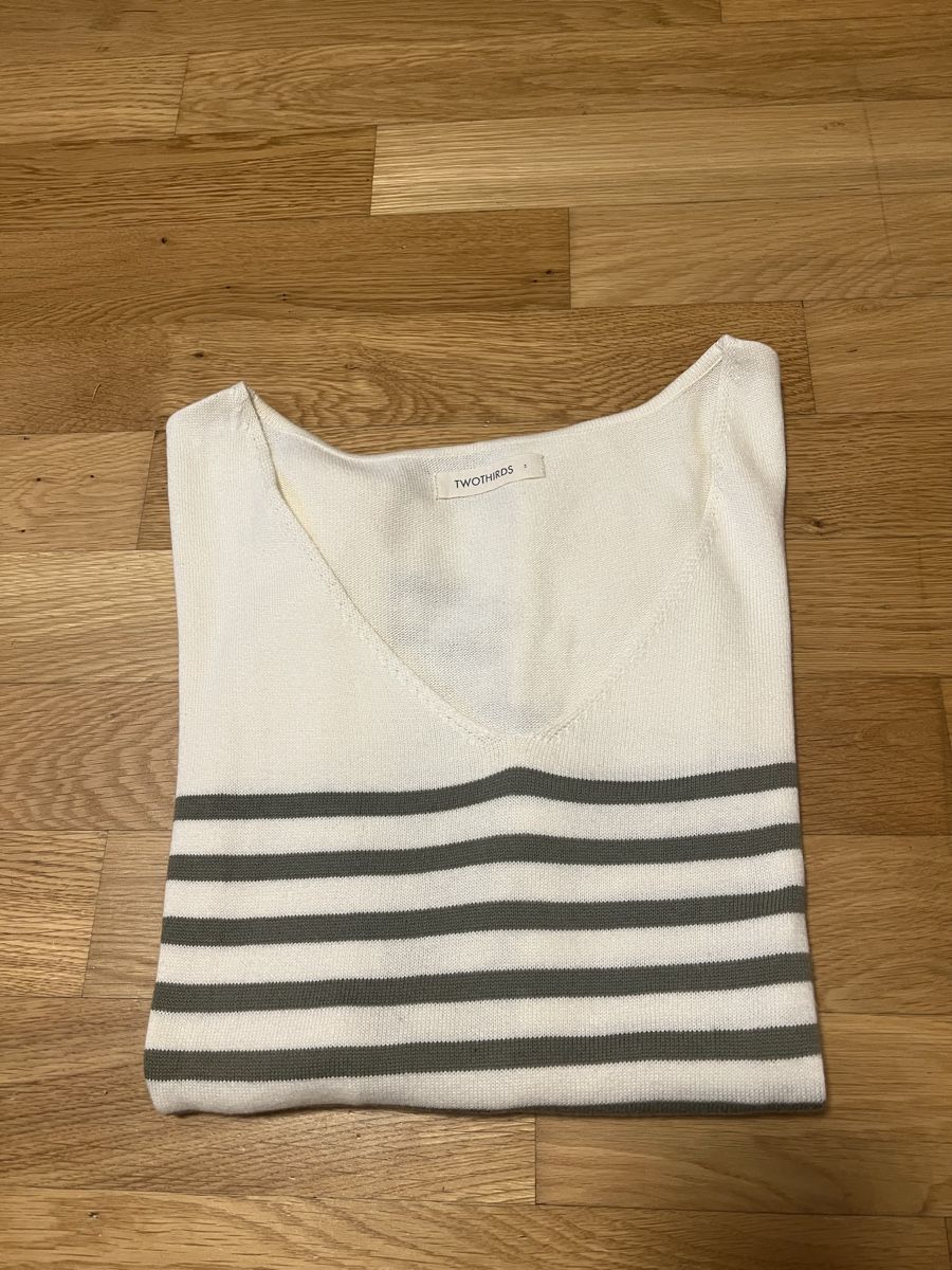 Twothirds T-shirts: Twothirds Strickshirt Gr. S – D'occasion à Samedan par Schweiz13 1