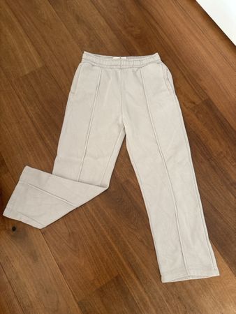 Pantalon/jogging BERSHKA taille L couleur beige neuf