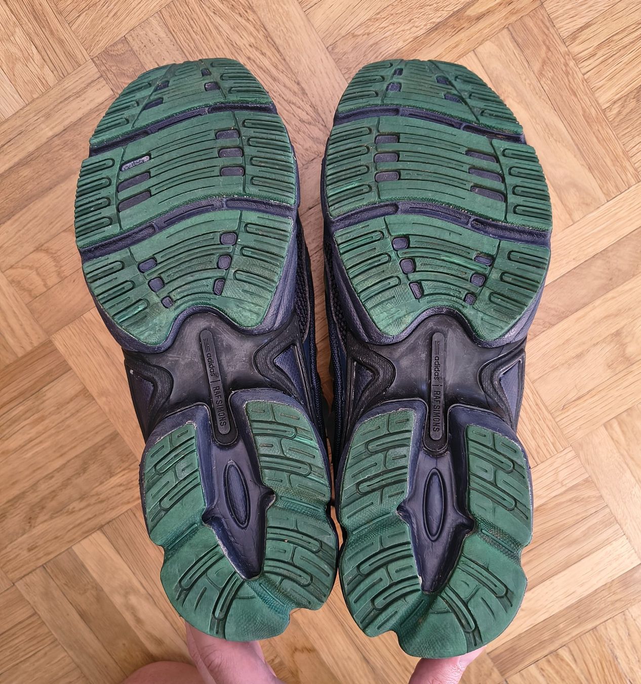 Raf Simons Scarpe da uomo: Raf Simons x Adidas Ozweego 2 Grösse 43.5 – Usato da Liebefeld venduto da manyawoods 5