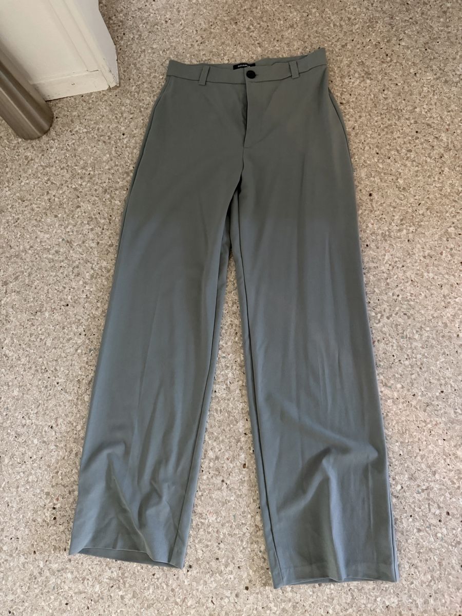 Pull&Bear Pantalons: PULL&BEAR Hose grau Grösse 38 neu – Neuf (Voir description) à Luzern par Lorena.haj