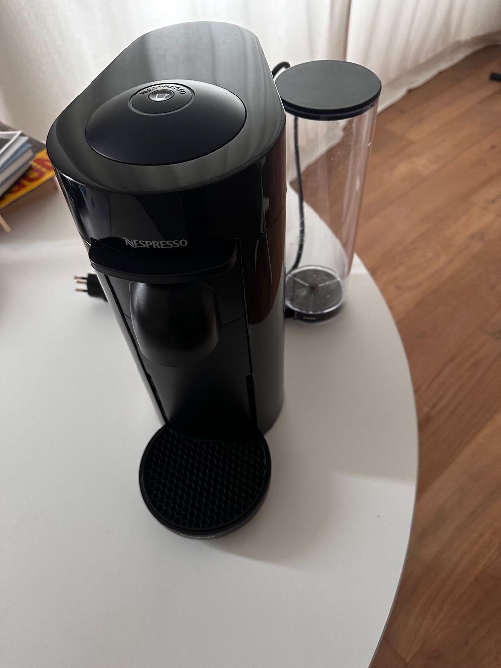Kaffeemaschinen & Espressomaschinen: Nespresso Vertuo Machine – Gebraucht aus Zürich von suiram1