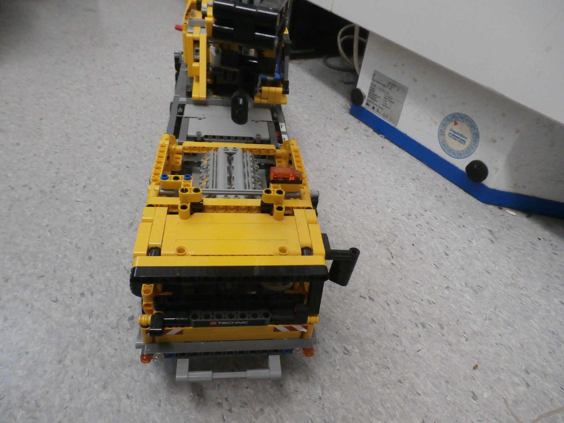 Lego Jeux de construction: Lego Technik Lasterkranwagen 42009 – D'occasion à Solothurn par Lego111 3