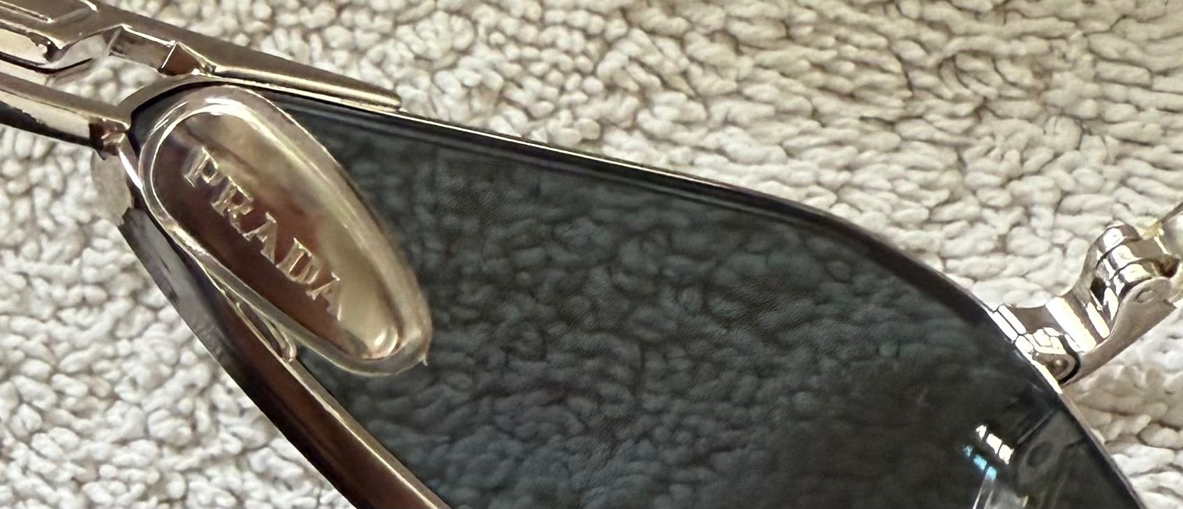 Prada Lunettes & Verres: Prada Sonnenbrille mit Etui – Neuf (Voir description) à Wohlen AG par thr_t5x8 3