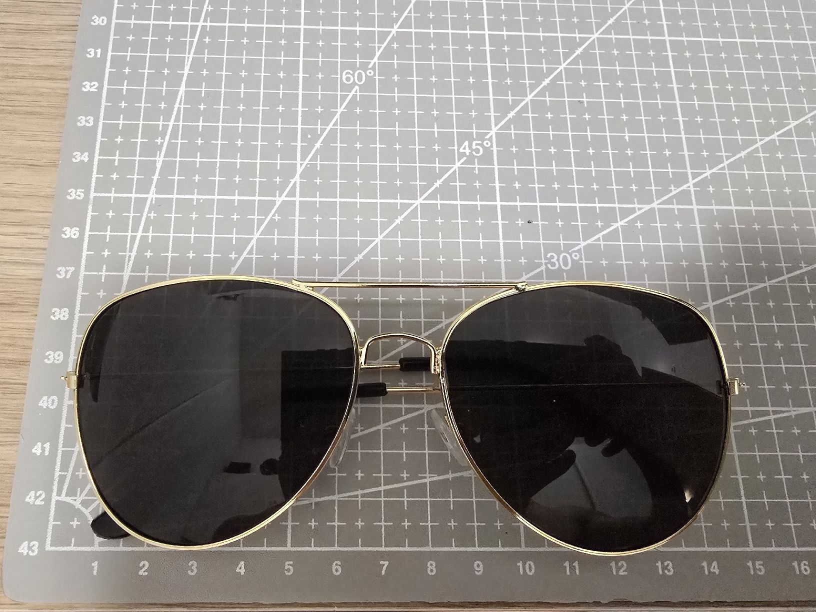 Occhiali & Lenti: Sunglasses gold frame aviator style – Nuovo (secondo la descrizione) da Zürich venduto da fin_2vqm 2