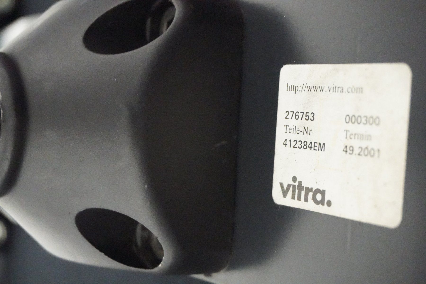 Vitra Hocker: Vitra Hocker auf Rollen EA223 Leder braun – Gebraucht aus Bad Zurzach von QLASSIQ 8