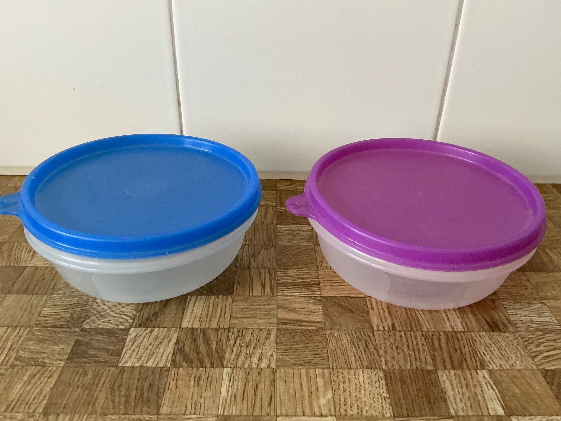Tupperware Recipients et similaires: Tupperware 2 guterhaltene Schüsseli – D'occasion à Birmensdorf ZH par Hilhan