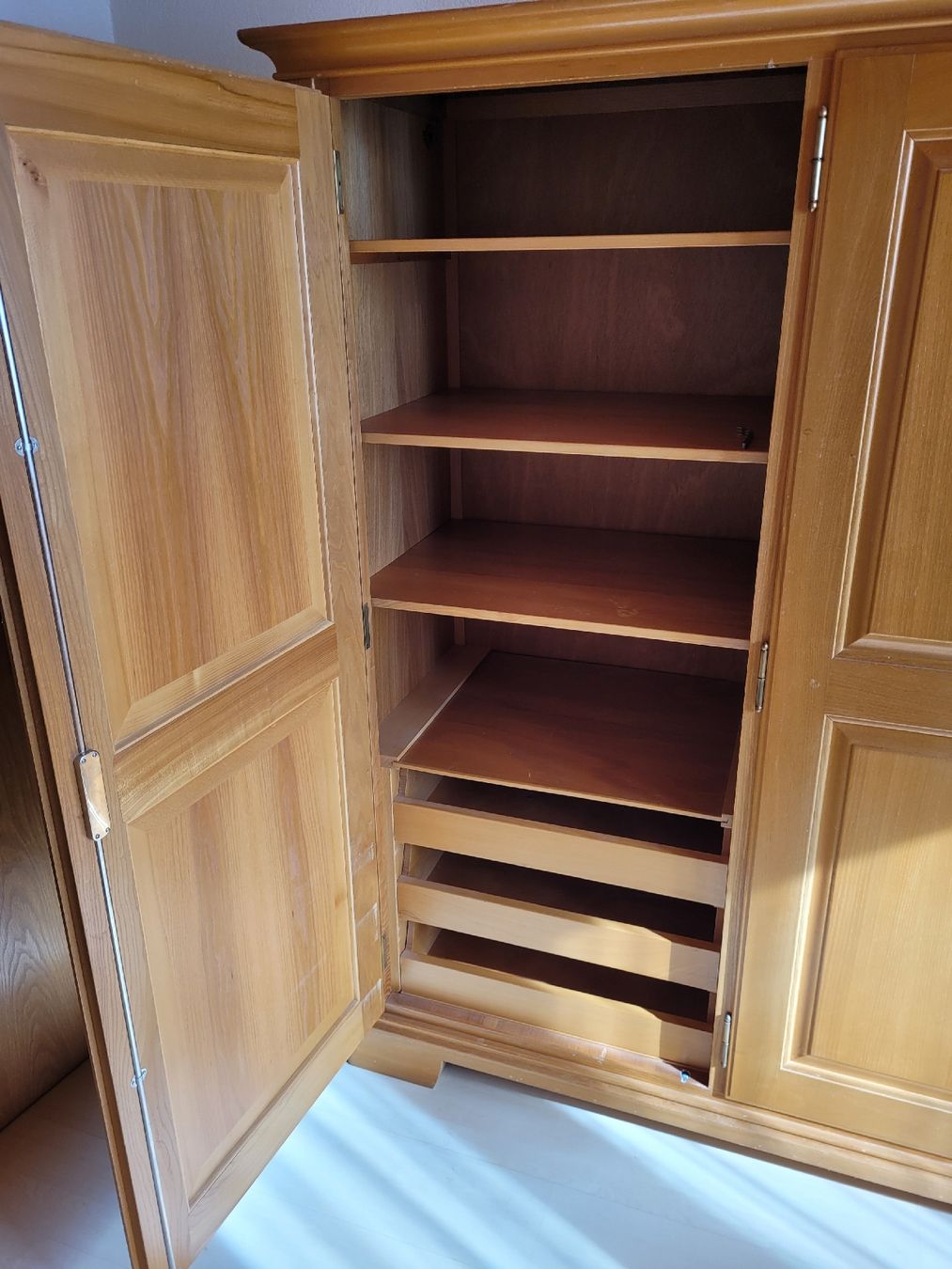 Armadi: Bauernschrank, Kleiderschrank alt – Usato da Courlevon venduto da Firefighter668 1