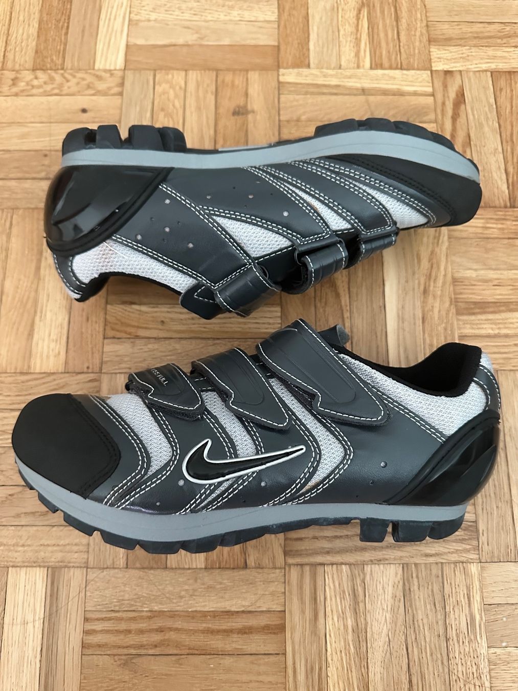 Nike Scarpe da uomo: Bikeschuhe NIKE Gr.41 – Nuovo (secondo la descrizione) da Bern venduto da BrandVilla