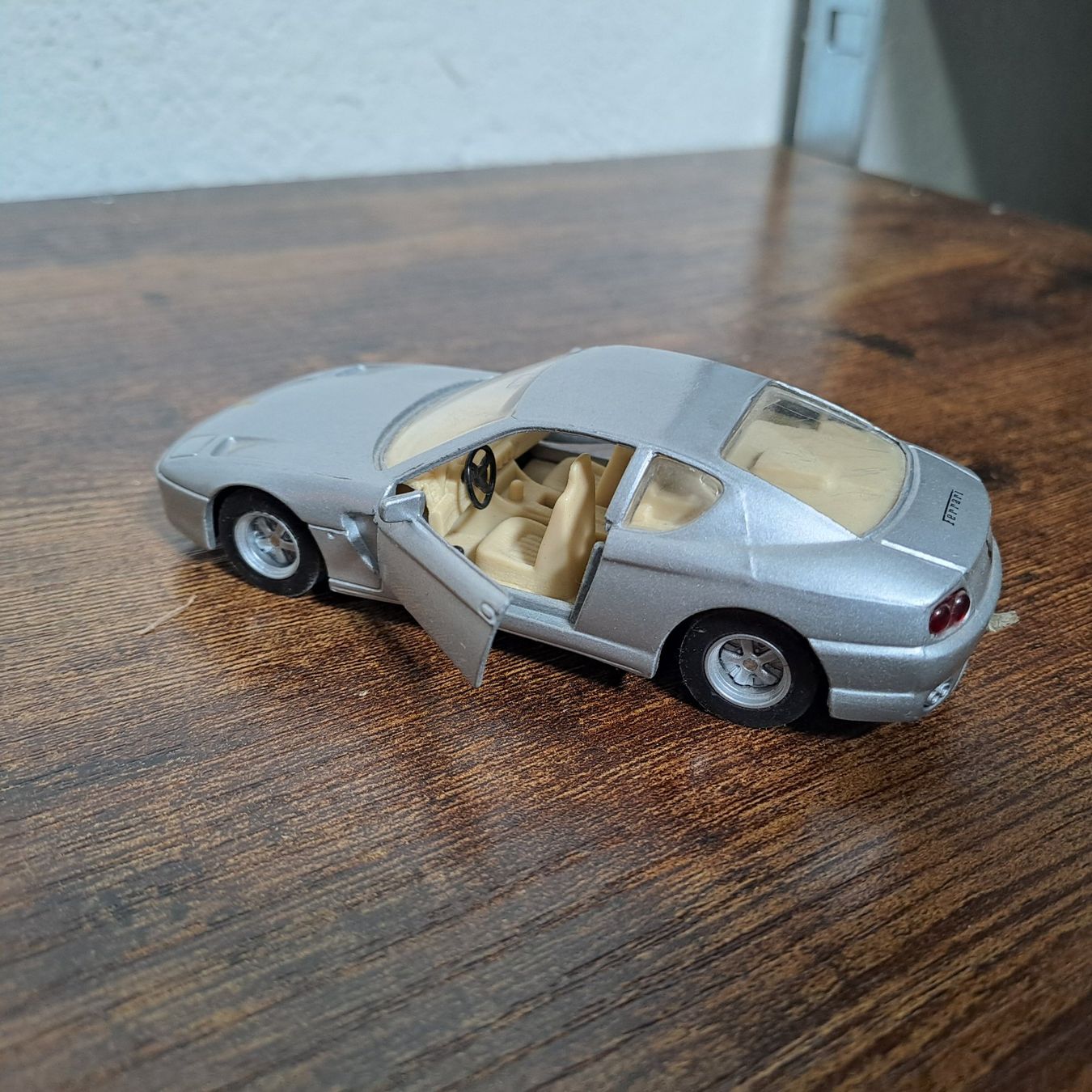 Maisto Modellini d'auto: Ferrari 456 GT 1/39 silber – Usato da Bertschikon Gossau venduto da Singeruwe 1