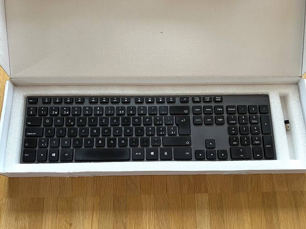 Tastiere: Kabellose Tastatur - Intertronic – Usato da Hombrechtikon venduto da Piluu 2