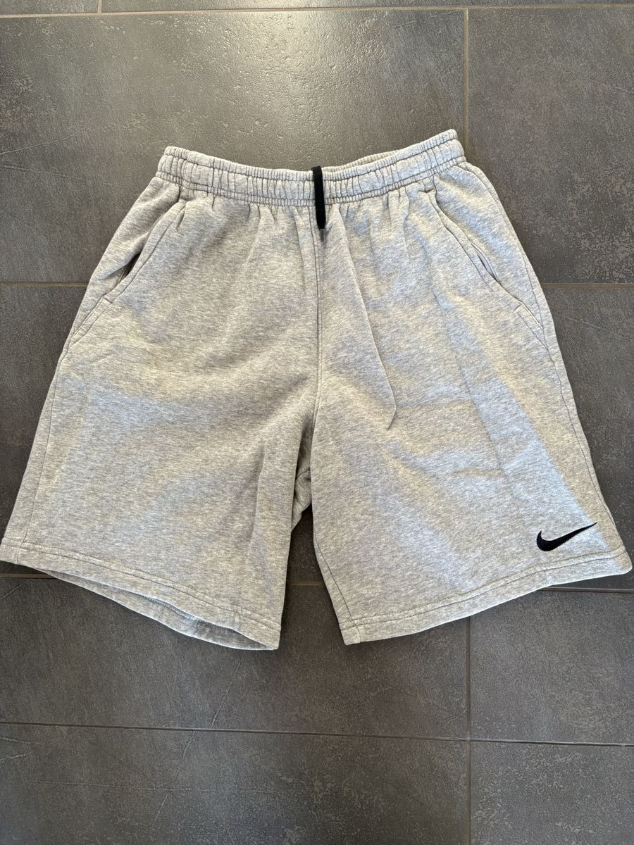 Nike Pantaloni: Nike Hose Grösse XL Kinder – Usato da Schwarzenbach SG venduto da Manmar