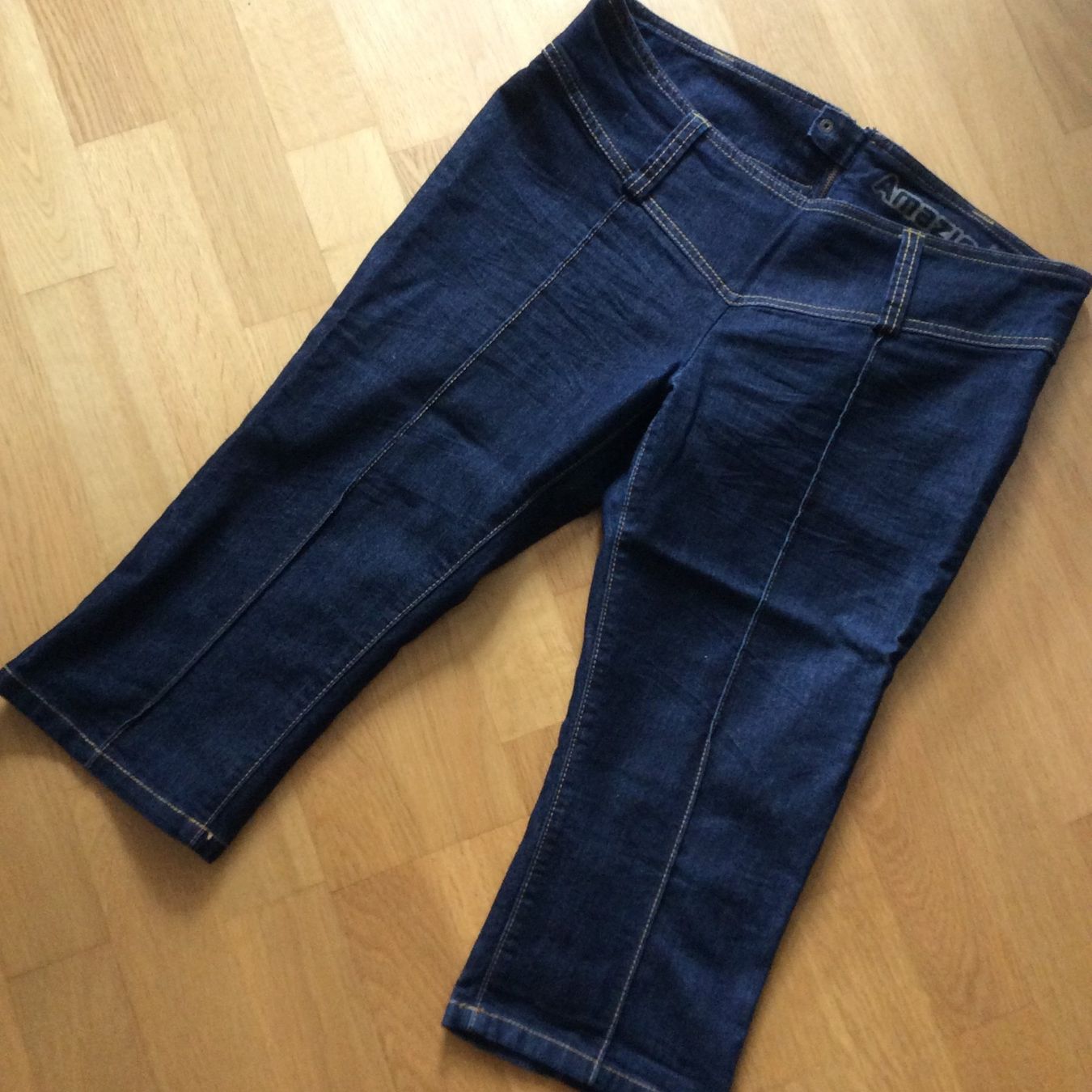 Jeans: Capri Jeans Grösse 42 – D'occasion à Ostermundigen par Wassernixlein