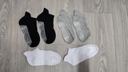 NEU - 3 Paar Kinder Anti-Rutsch Socken (4-7 Jahre)