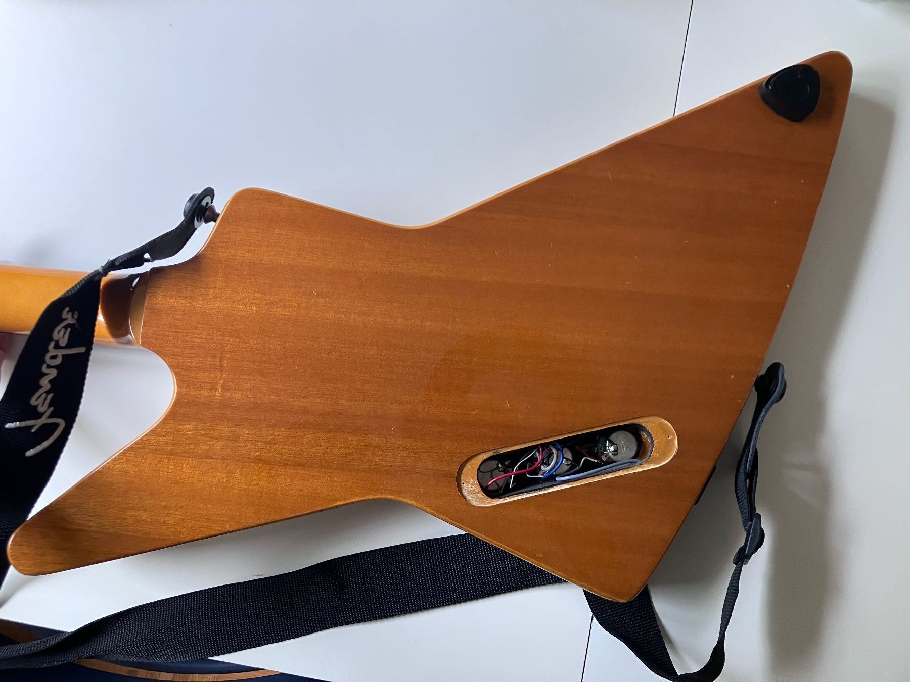 Epiphone Musikinstrumente: Epiphone '58 Explorer (Korea) inkl. Koffer & Security Locks – Gebraucht aus Luzern von Madvibe 5