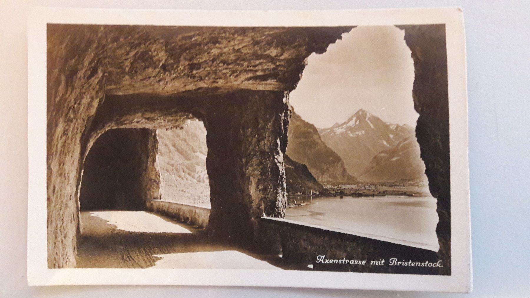 Cartoline postali: Axenstrasse mit Bristenstock – Usato da Sargans venduto da nicsam1815