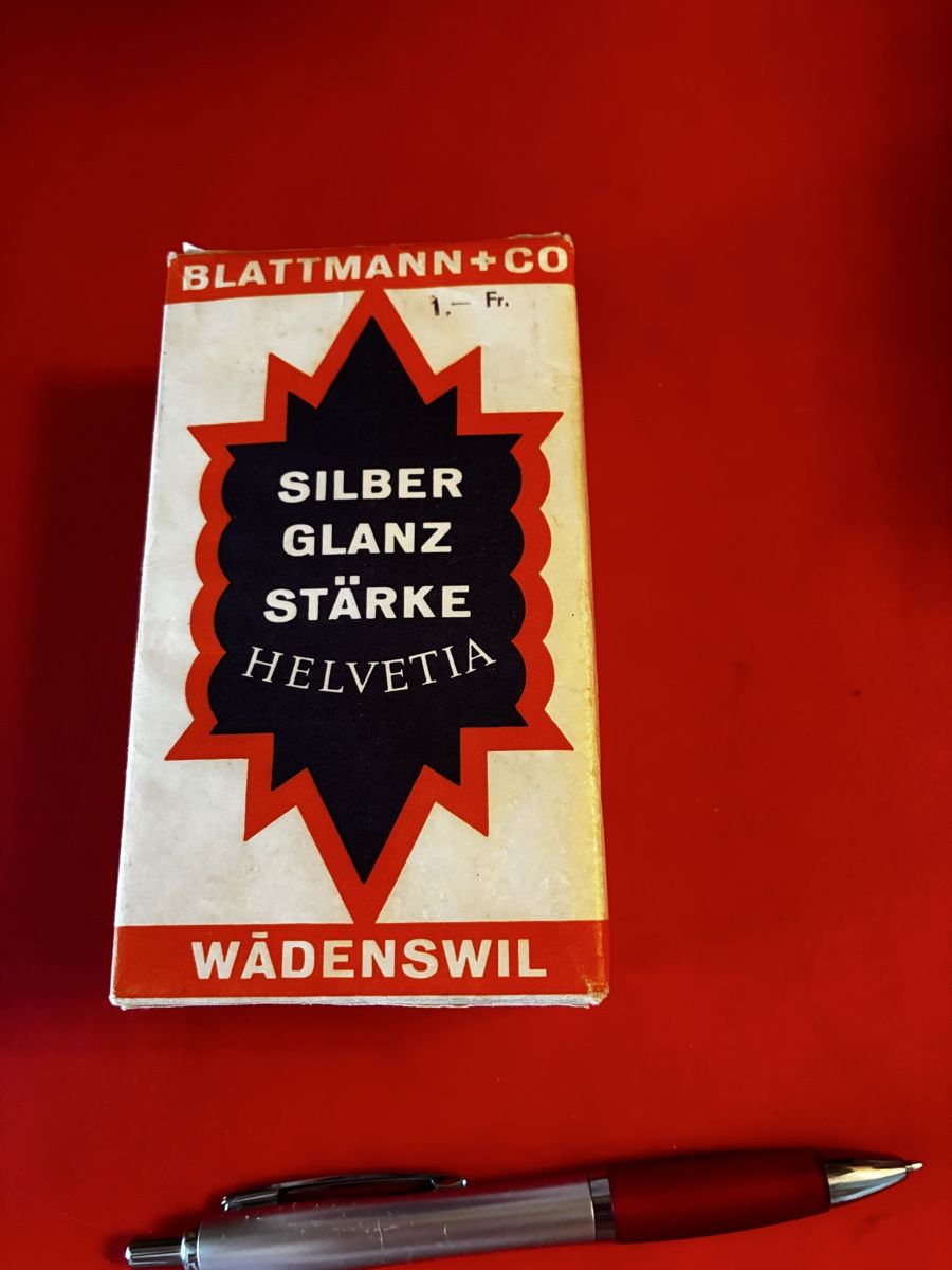 Alle Dekorationen: Attrappe Schaufenster Vintage – Gebraucht aus Lengnau BE von Warmbrodt