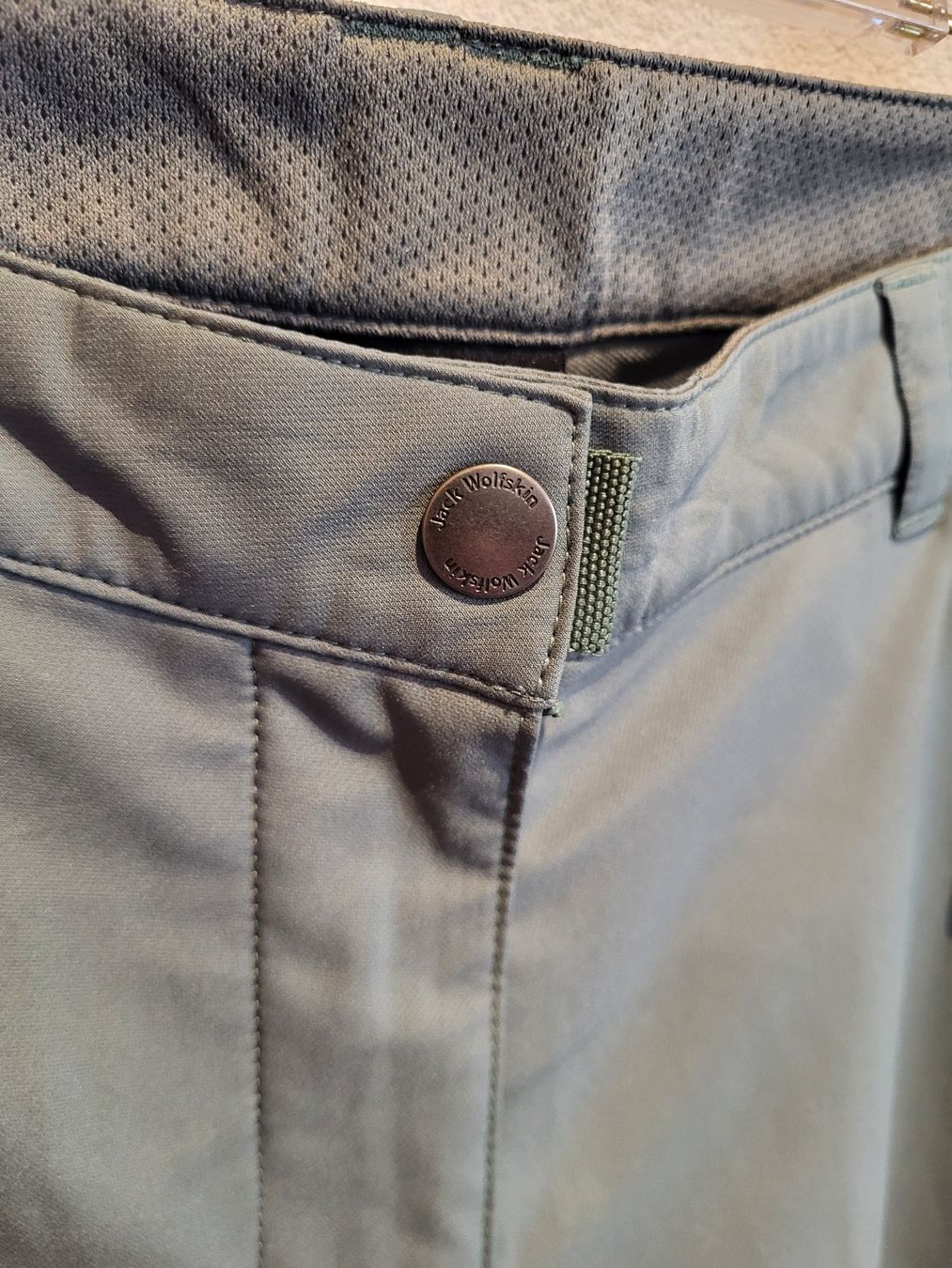 Jack Wolfskin Hosen: JACK WOLFSKIN - Pantalons de Randonnée, Taille 44 – Neu (gemäss Beschreibung) aus Haute-Nendaz von DetoutDerien 2