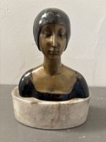 Art Deco Bronze Skulptur auf Steinsockel