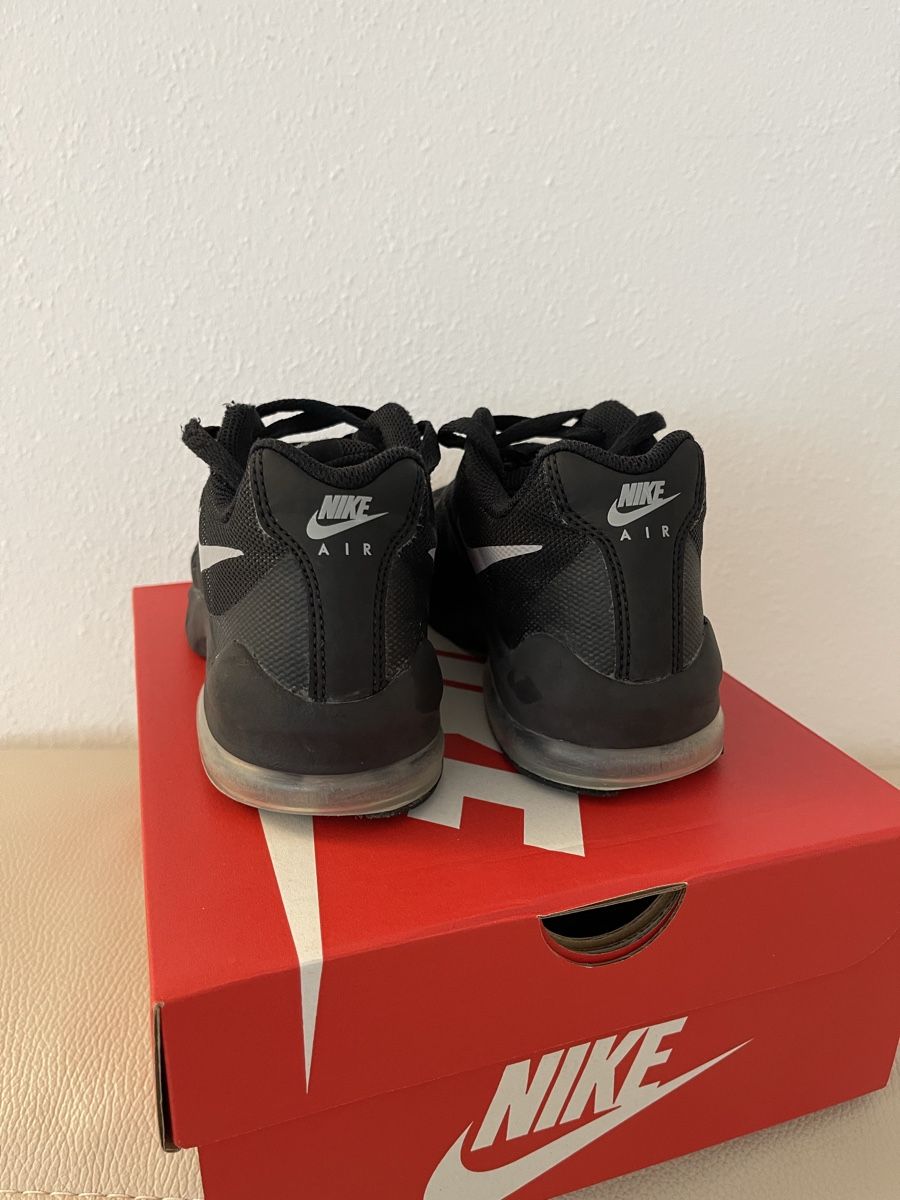 Nike Scarpe per ragazzi: Nike Air Max Invigor Gr. 36.5 – Usato da Wichtrach venduto da Adriana222 1