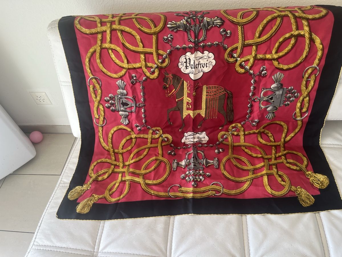 Hermès Foulard & Sciarpe: Foulard Hermès original – Usato da Prilly venduto da CHAGALL15 2