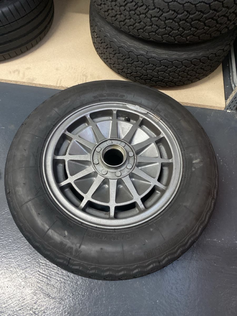 Pneus & Kompletträder: Michelin XWX 205/70VR15 – Neu (gemäss Beschreibung) aus Uznach von elpaschgu