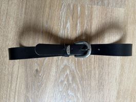 Ceinture vintage cuir noir boucle argentée Born in USA, 75