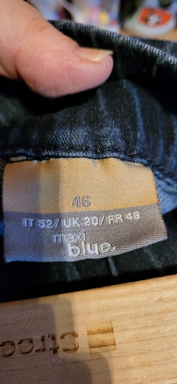 Jeans: Damenjeans kurz gr. 46 – Usato da Schweizersholz venduto da fuchs06 2