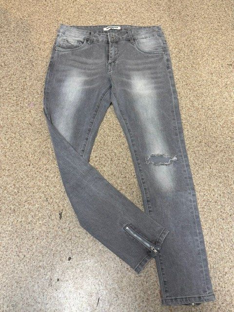 Jeans: Jeans grau Grösse 38 – Nuovo (secondo la descrizione) da Oeschgen venduto da Mich_elle