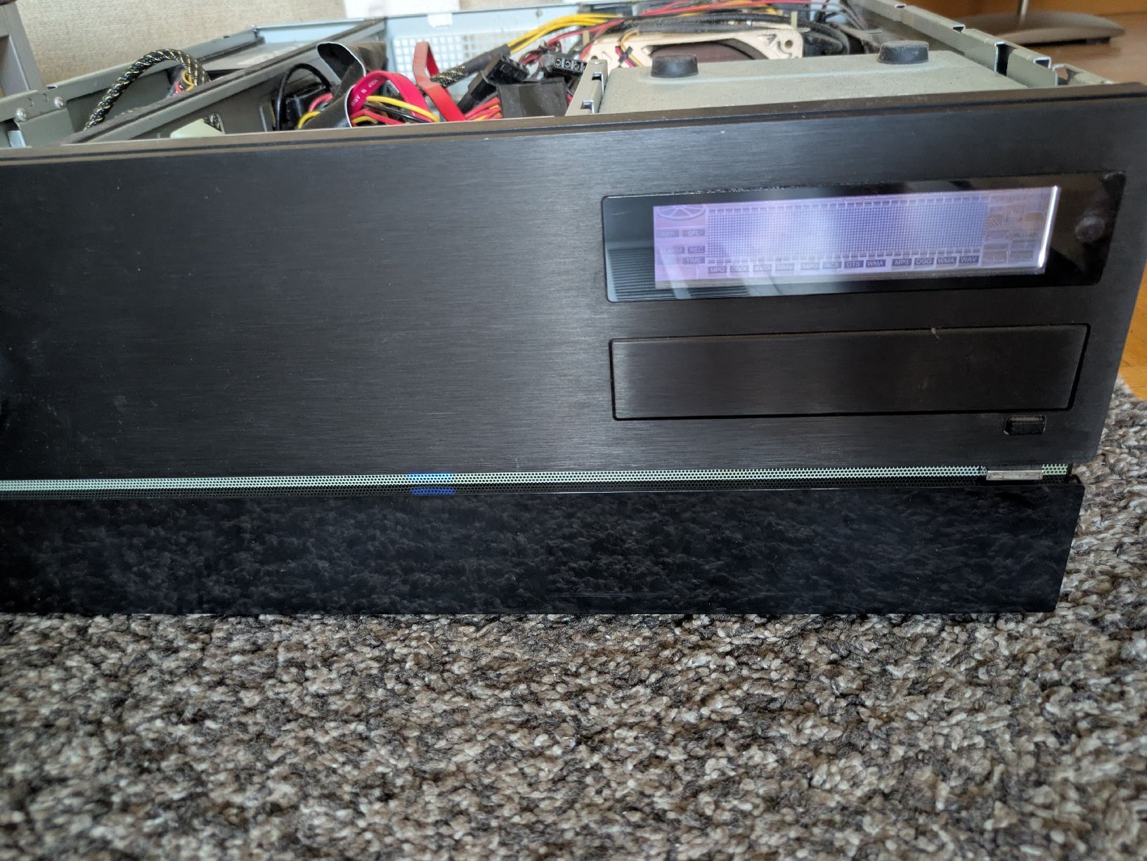 PCs: Antec Fusion Remote Max HTPC fonctionnel + télécommande – Gebraucht aus Genève von ale_kgs2 2