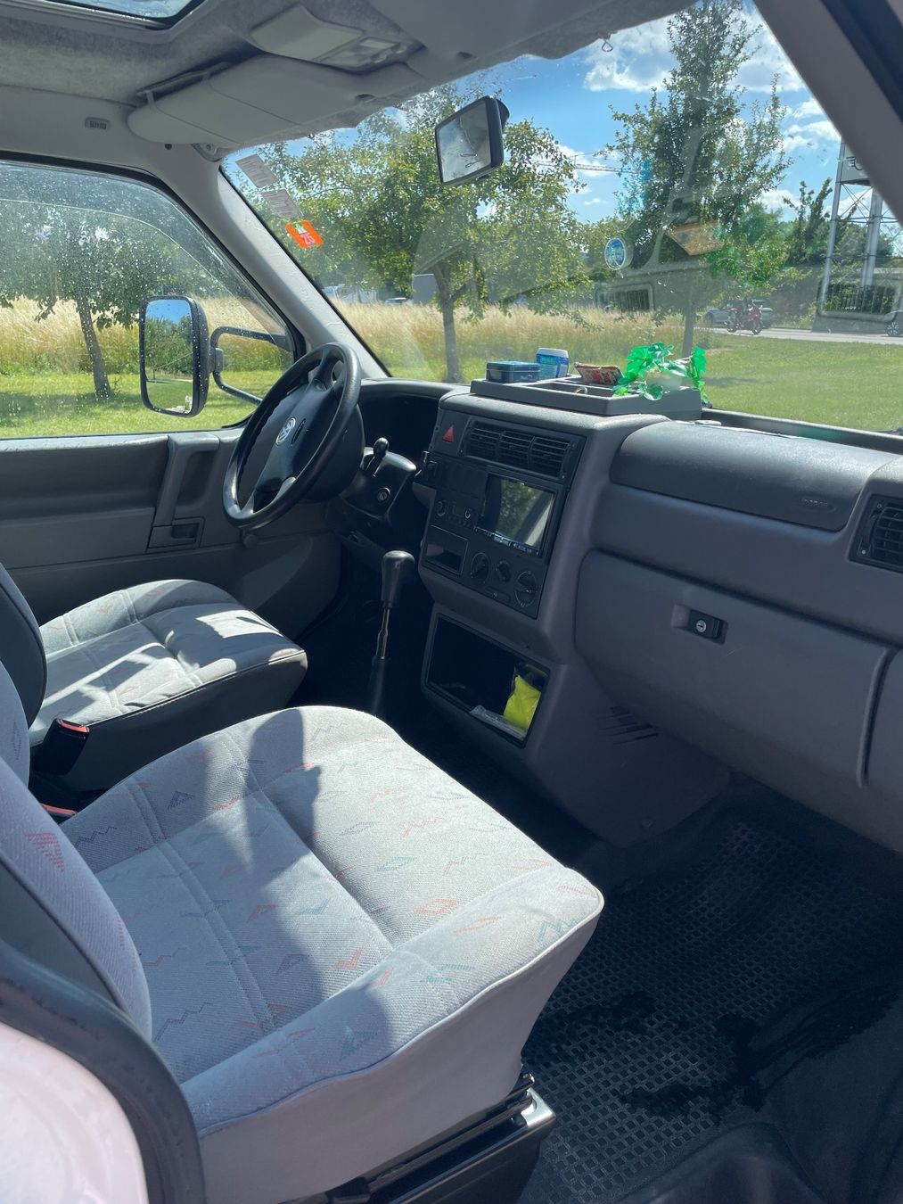 VW Camping Fahrzeuge: VW T4 Camper mit Allrad mit MFK neu – Gebraucht aus Gossau SG von KIlianKessler 9