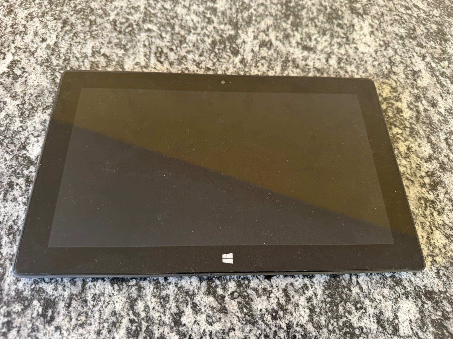 Microsoft Tablet PC: Surface RT 64GB - ungeprüft!! Ab 12CHF!! – Difettoso da Olten venduto da HoYa01